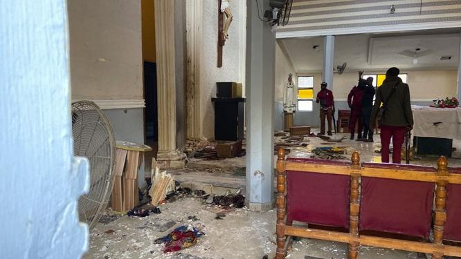 Nigeria: town mourns more than 50 people shot dead in church during mass